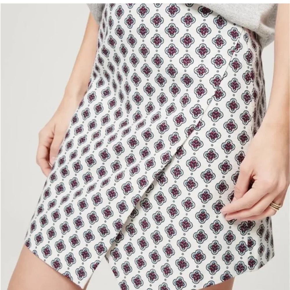 Ann Taylor LOFT size 6 Patterned White & navy Skirt work play